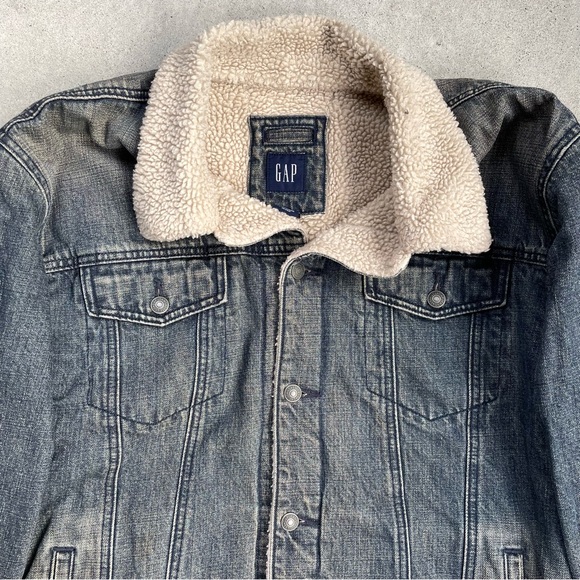 GAP denim Sherpa lined jacket - size L - Picture 2 of 4